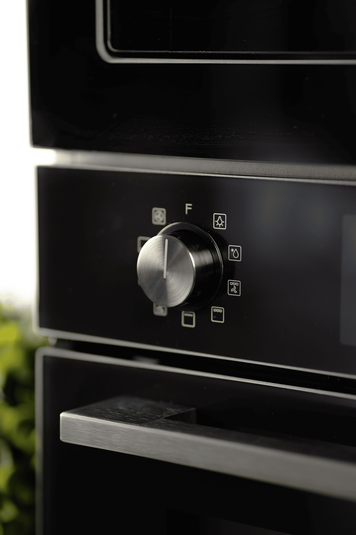 Духовой шкаф Midea MO72105 GB черный