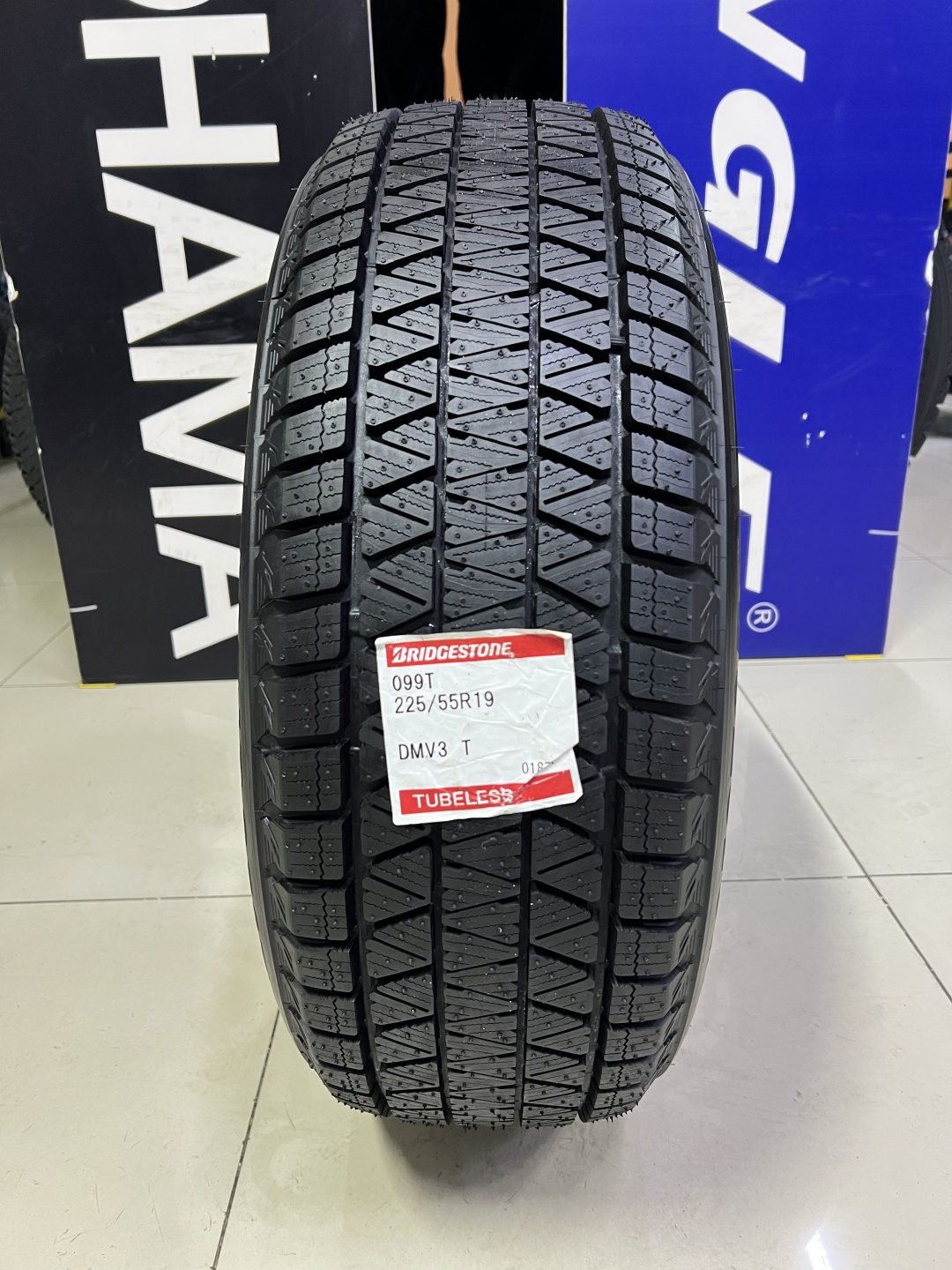 Bridgestone 2025 Blizzak DMV 3 Japan 225/55 R19 99 T без шипов