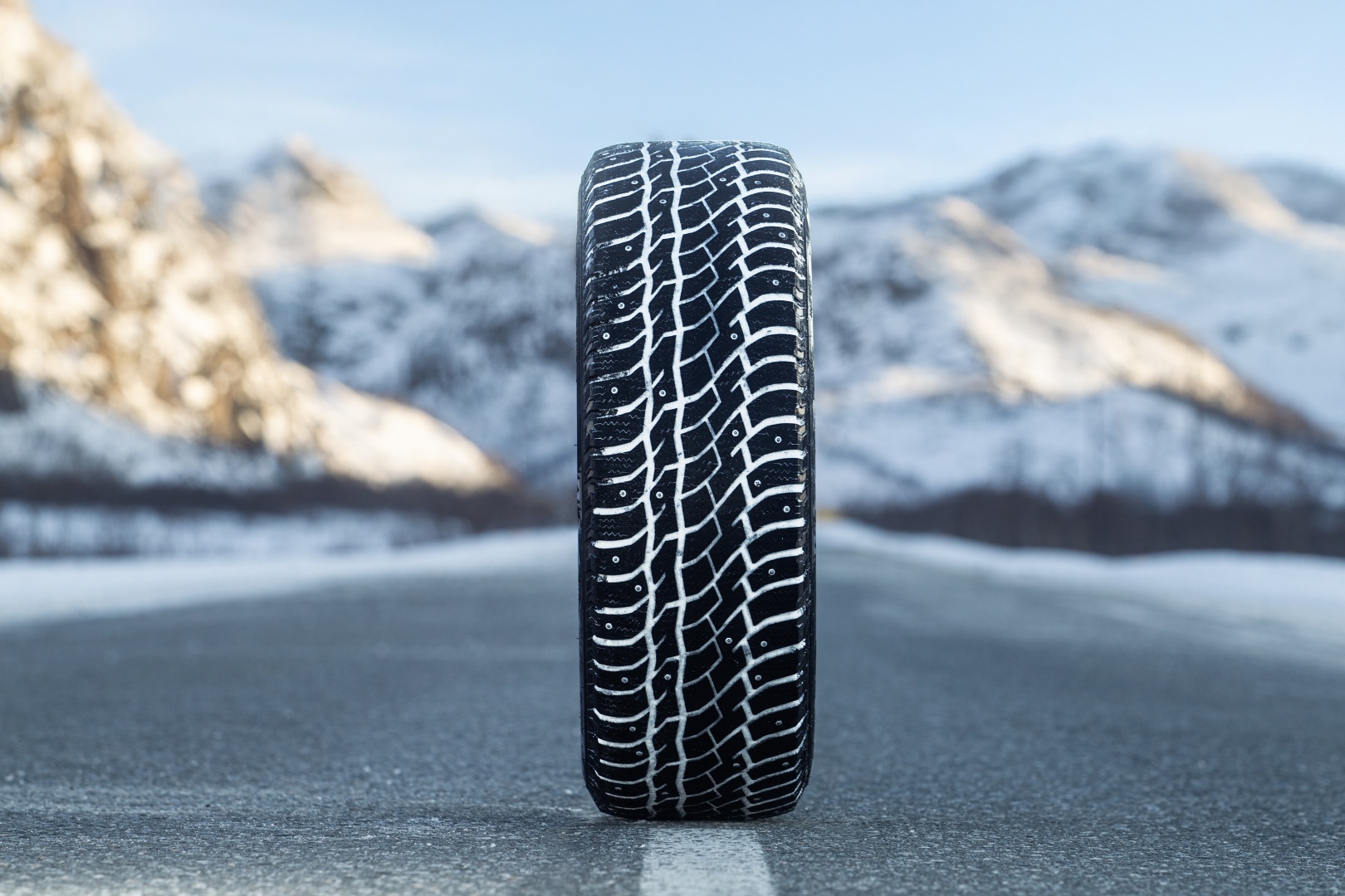 Attar w02 235/65 R17 104 T с шипами