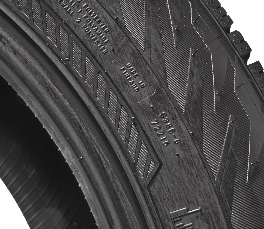 Nokian Hakkapeliitta 10 SUV 235/60 R18 107 T с шипами