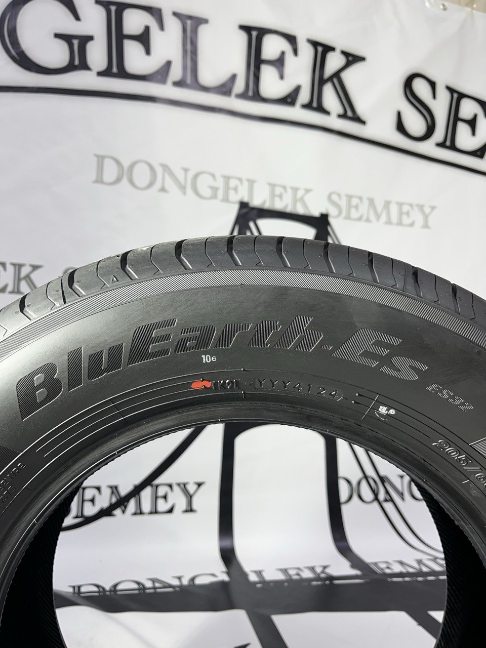 Yokohama Bluearth ES32 205/65 R15 99 H
