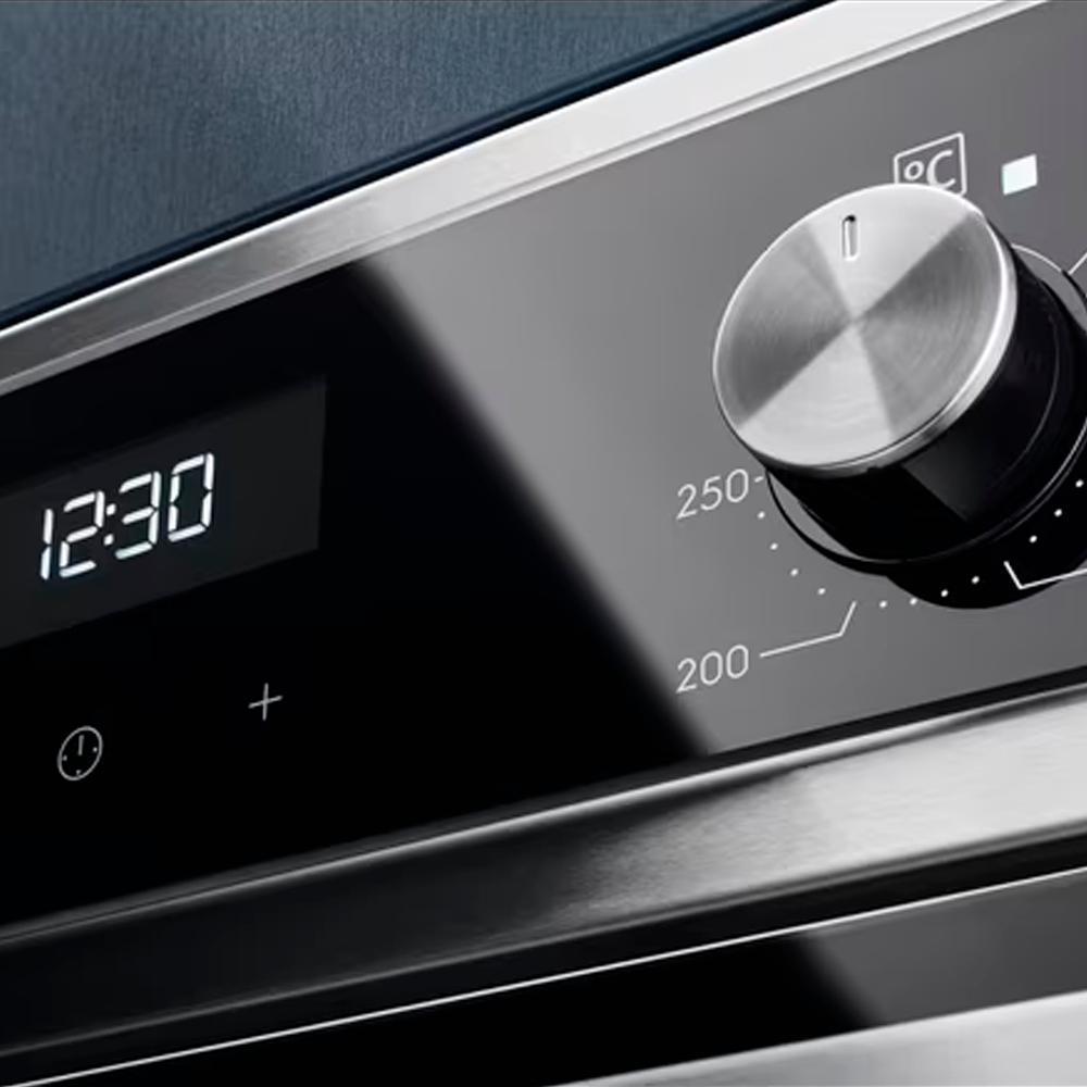 Духовой шкаф Electrolux EOF5C50BX