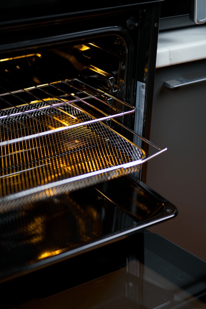 Духовой шкаф Midea MO12000GB черный