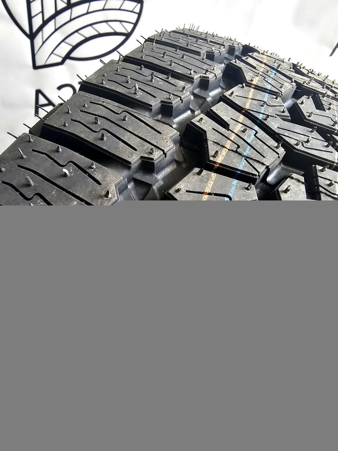 Toyo AT3 Japan 215/70 R16 100 T