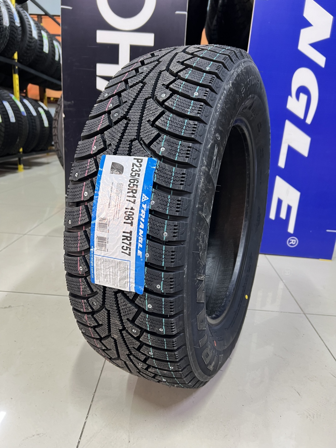 Triangle TR757 235/65 R17 108 T с шипами