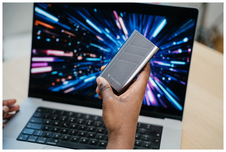 Внешний накопитель Verbatim 32021 1000 Гб