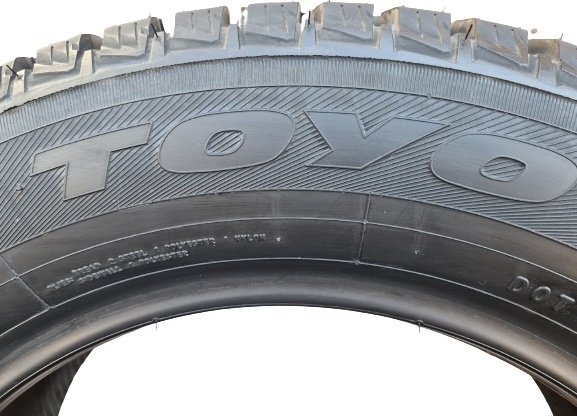 Toyo Observe Ice-Freezer 245/45 R19 102T с шипами