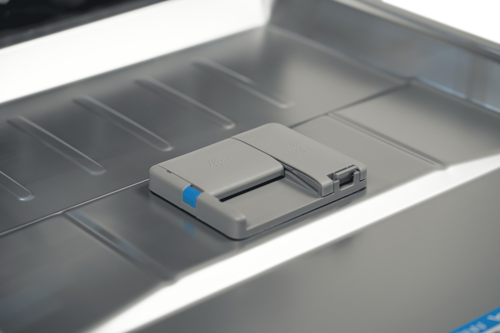 Посудомоечная машина Midea MFD60S510Bi-C черный