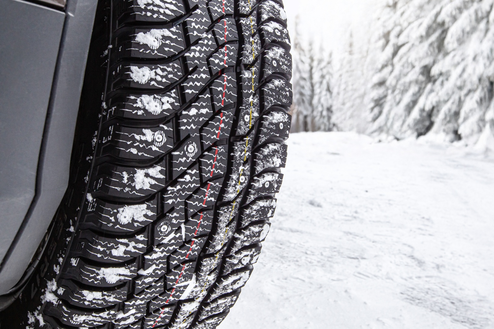 Attar w02 235/65 R17 104 T с шипами