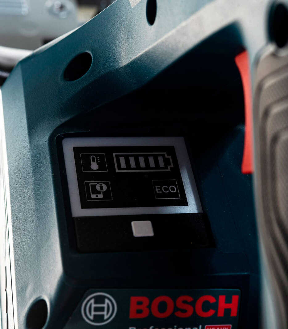 Аккумуляторная циркулярная пила Bosch GKS 18V-68 GC Professional BITURBO Solo 06016B5100