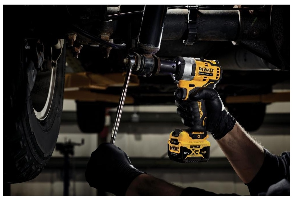 DeWALT гайковерт DCF901P1-QW