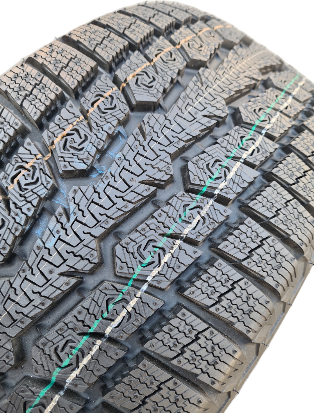 Toyo Observe GSi6 LS 225/60 R18 100H без шипов