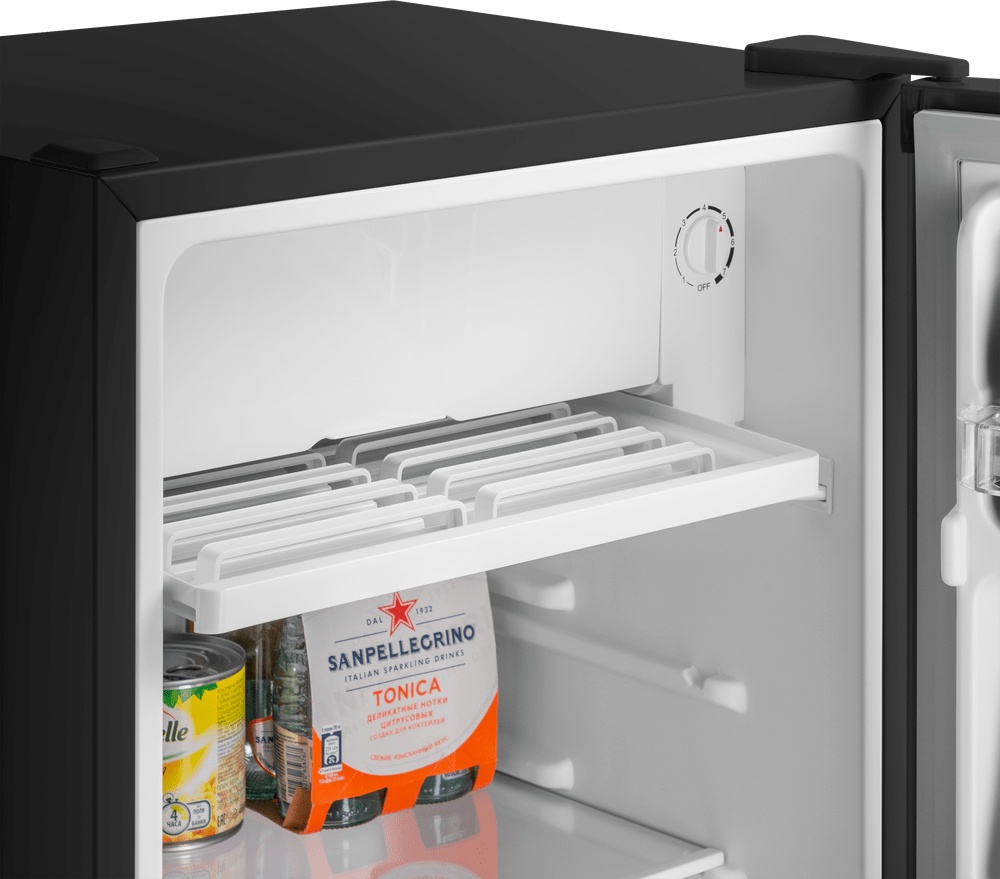 Холодильник MAUNFELD MFF83B черный