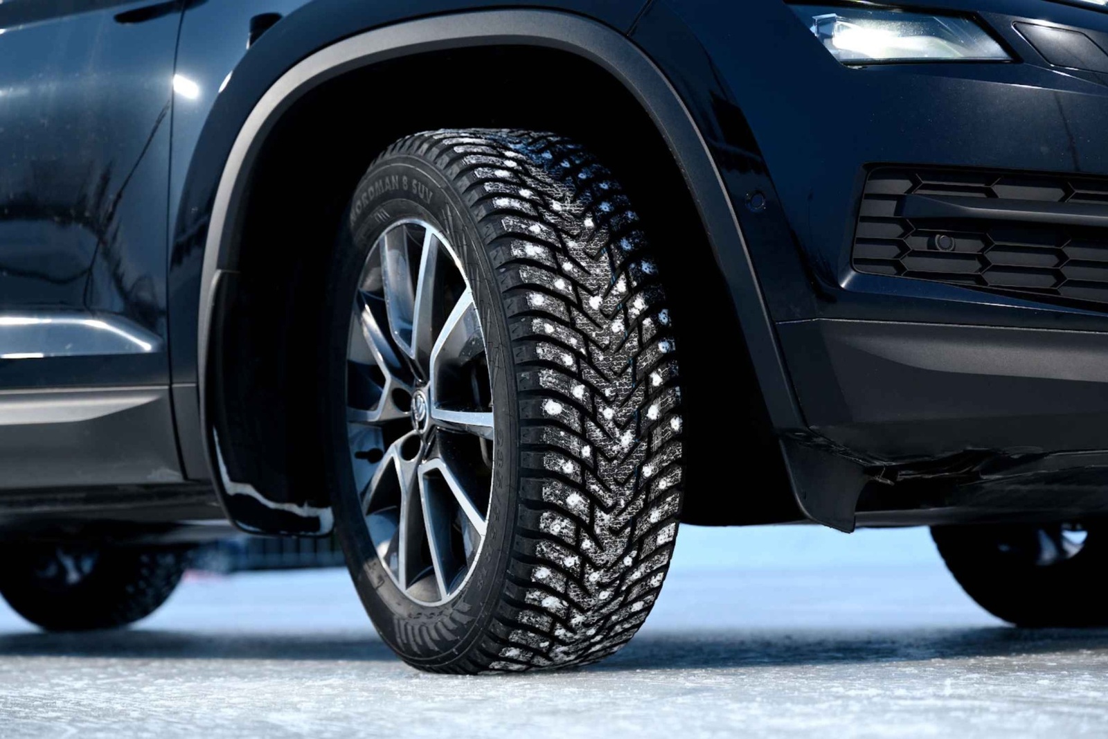 Ikon Tyres (Nokian) Character Ice 8 SUV 235/50 R19 103 T с шипами