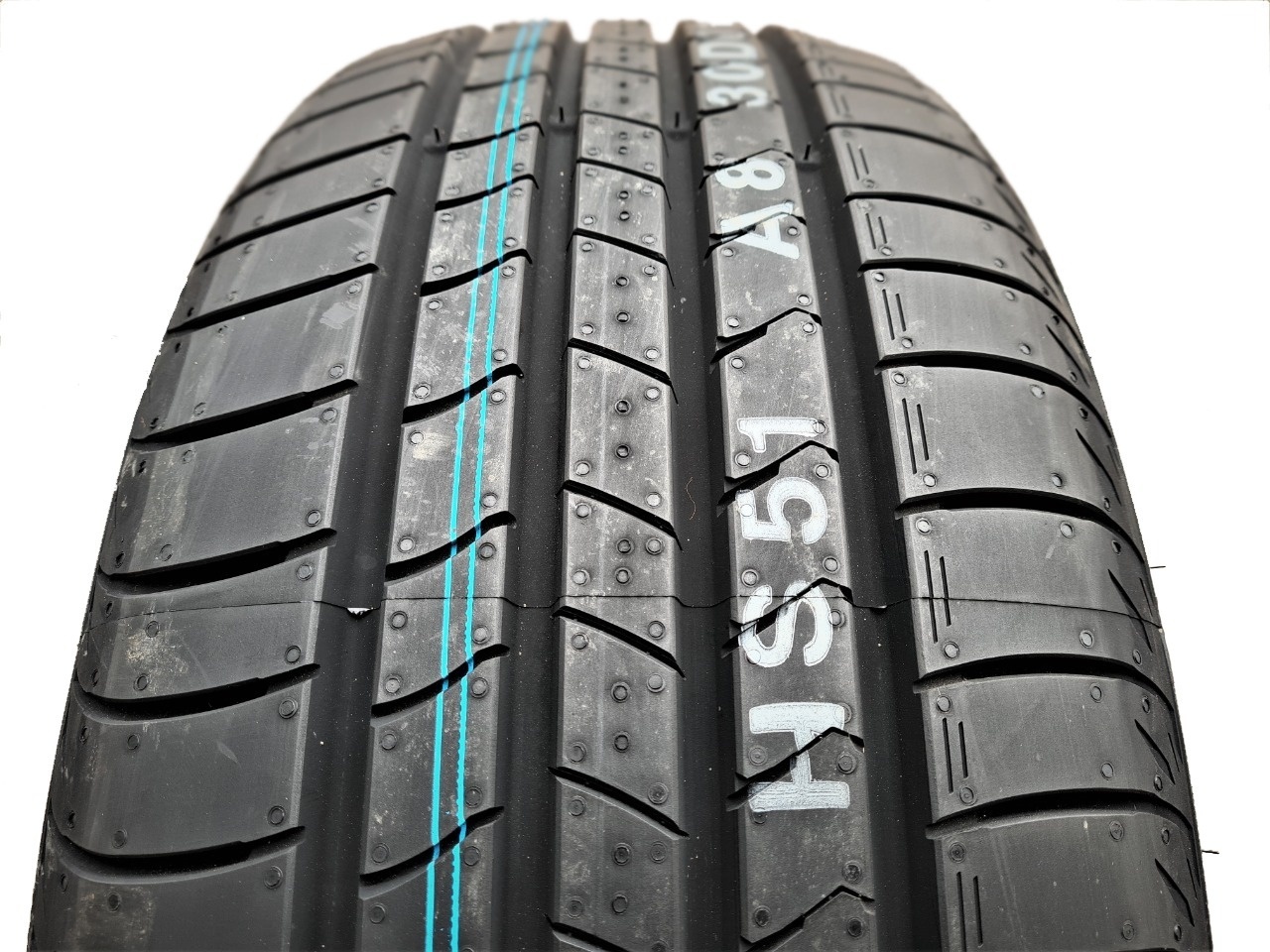 Kumho Ecsta HS51 215/60 R17 96H