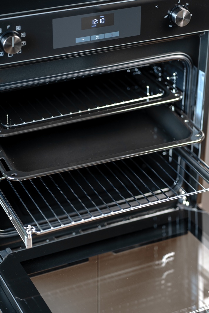 Духовой шкаф Midea MO72105 GB черный