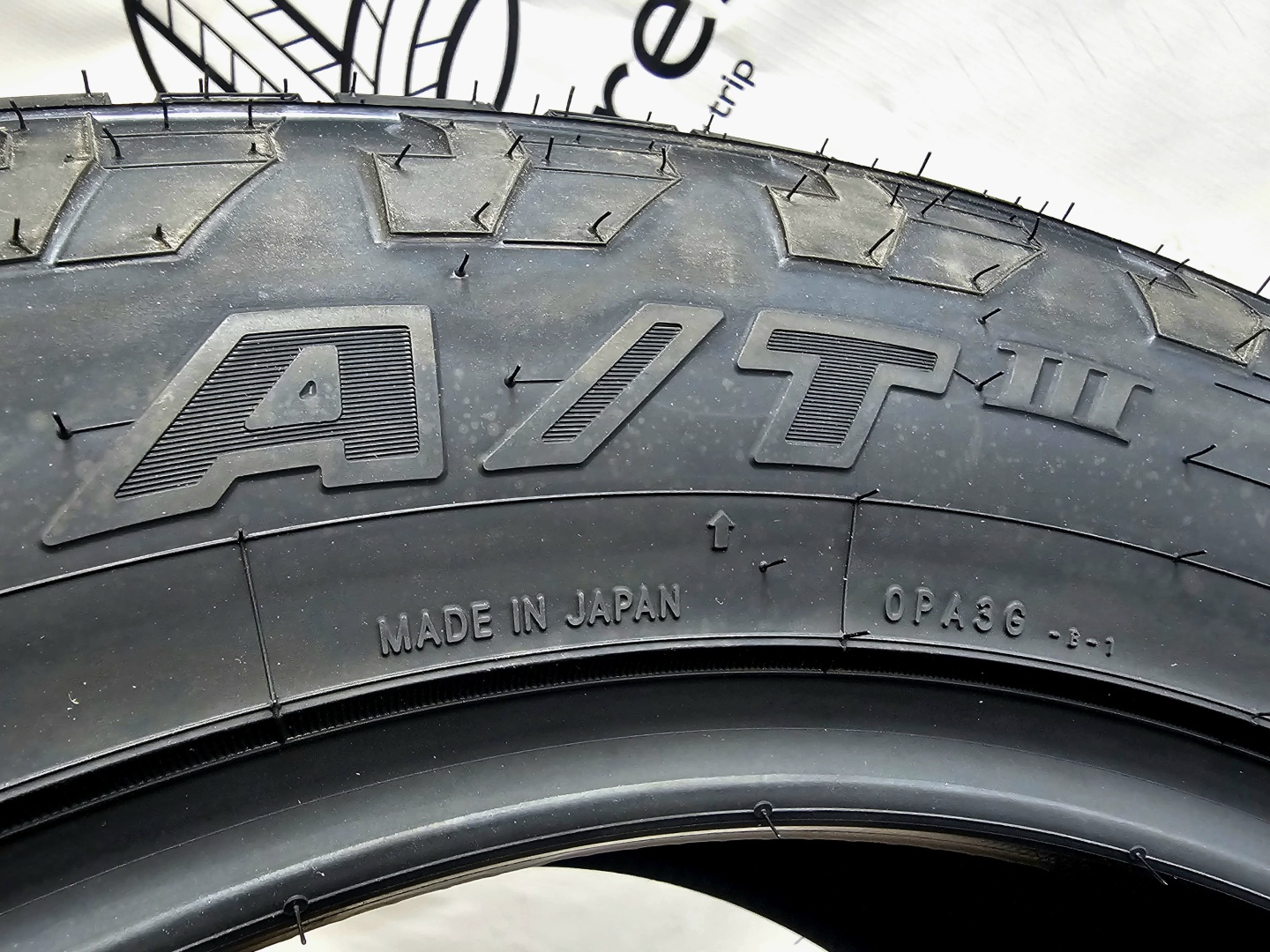 Toyo AT3 Japan 215/70 R16 100 T