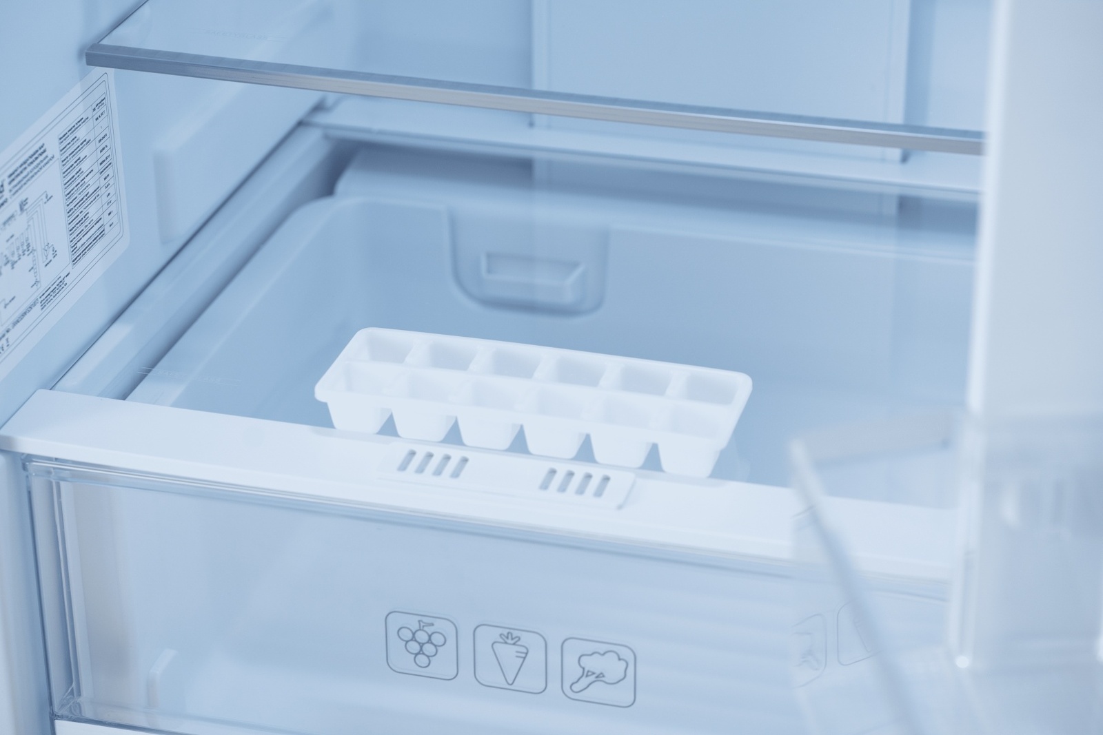 Холодильник GRAND GNBI-252WNFO белый