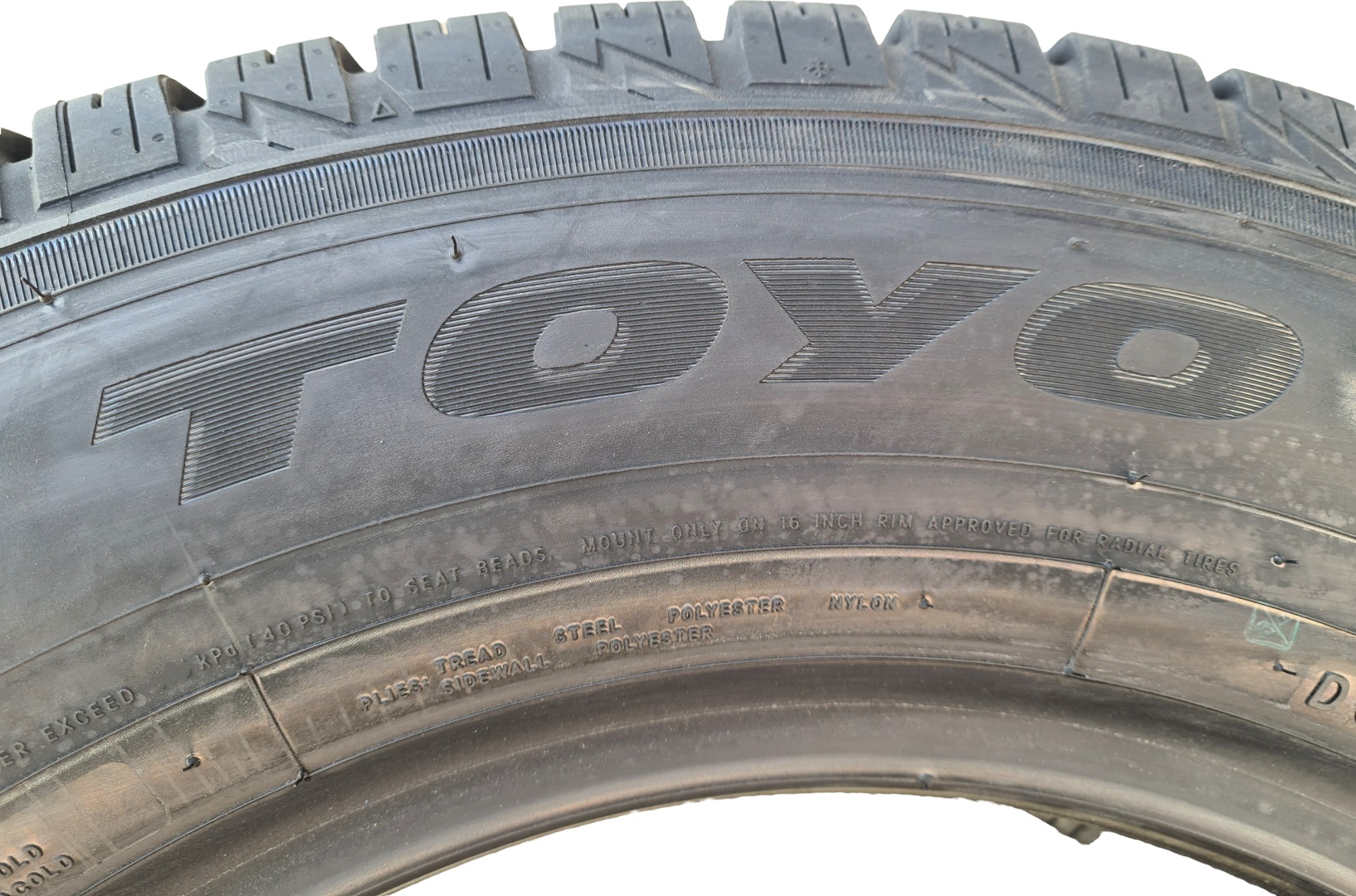Toyo Observe VAN 2024 год Япония 235/65 R16C 121 S без шипов