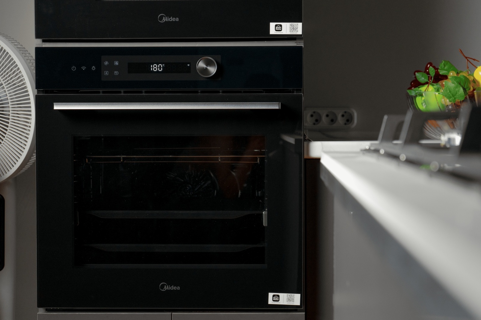 Духовой шкаф Midea MO82107 PBG-I черный