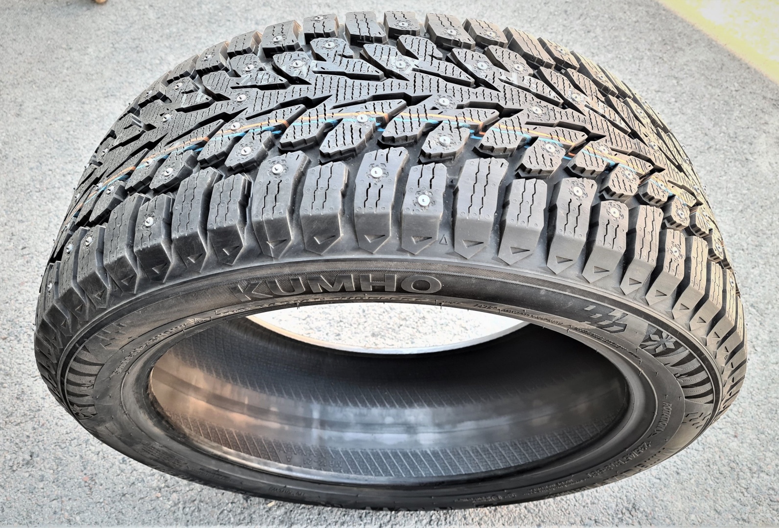 KUMHO WinterCraft Ice WI32 175/70 R13 82T