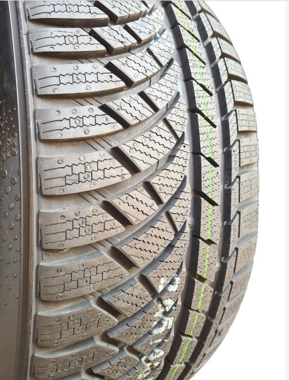 Kumho WinterCraft WP72 225/45 R19 96 V  без шипов