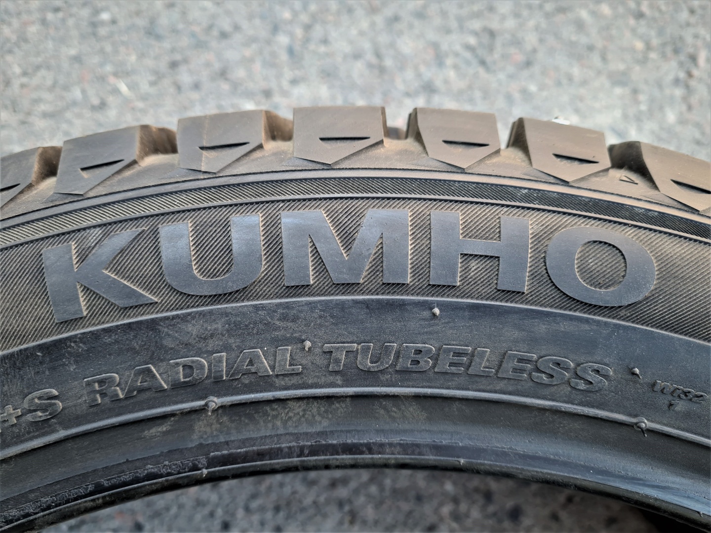 KUMHO WinterCraft Ice WI32 175/70 R13 82T