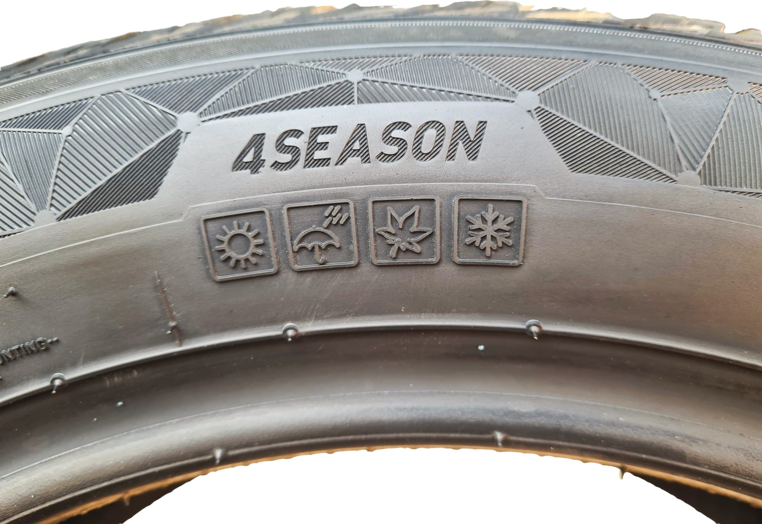 Kumho Solus 4S HA32 155/70 R13 75 T