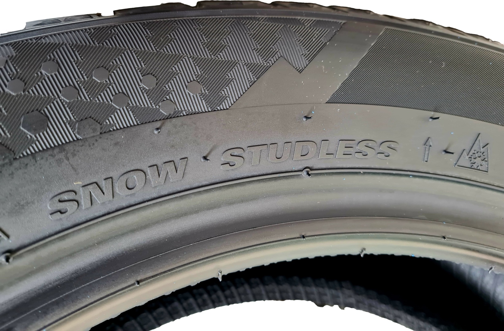 Kumho Wi51 205/65 R15 99 T  без шипов