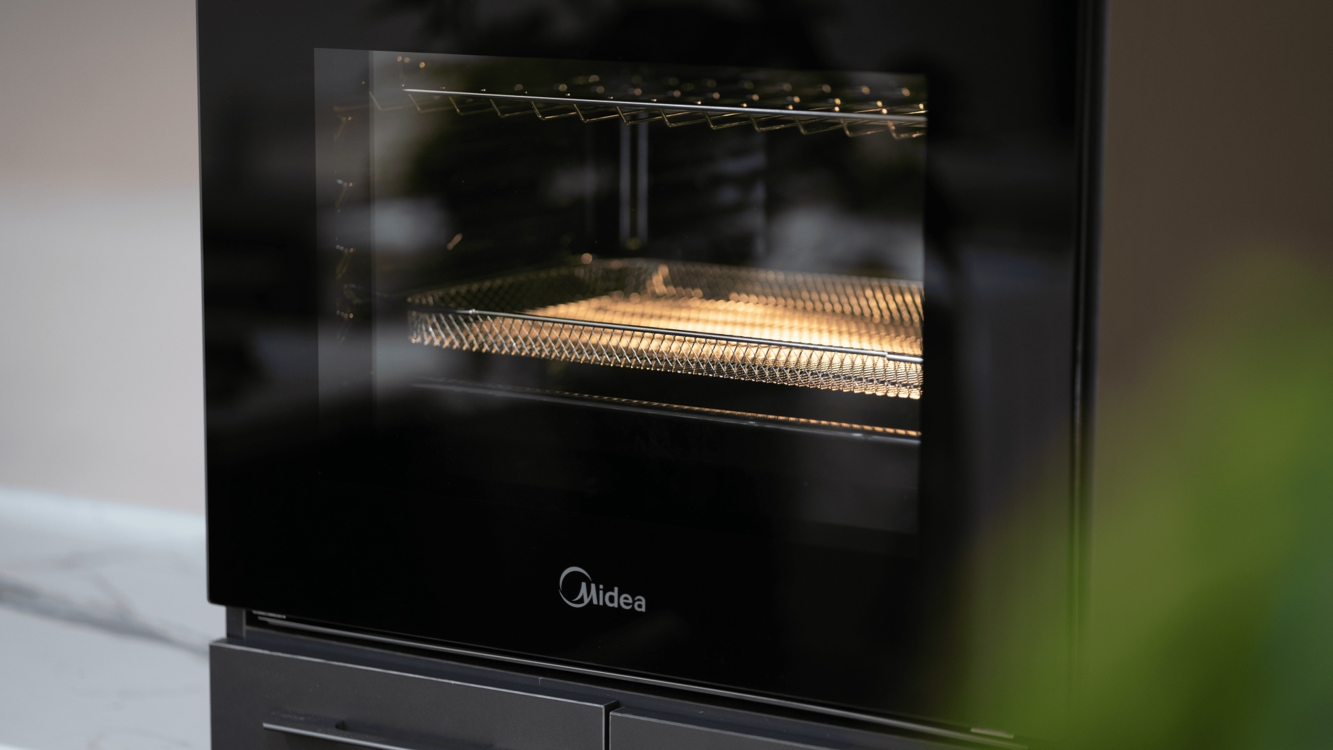 Midea MO11000GB черный