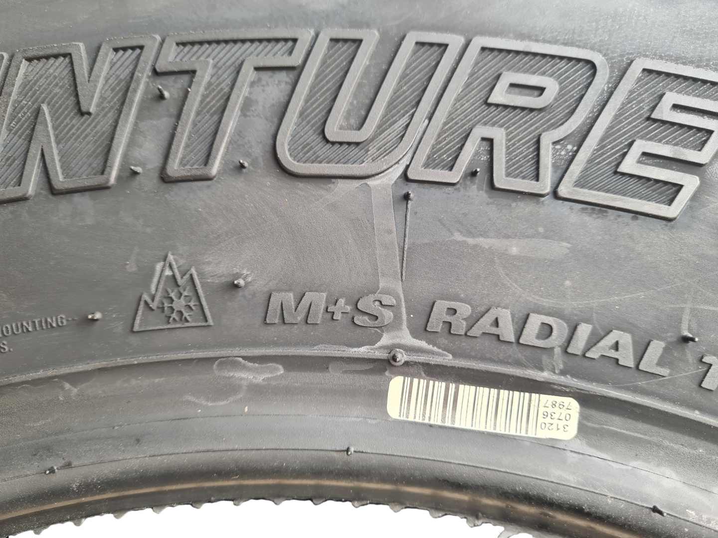 Kumho Road Venture AT52 265/70 R16 112 T
