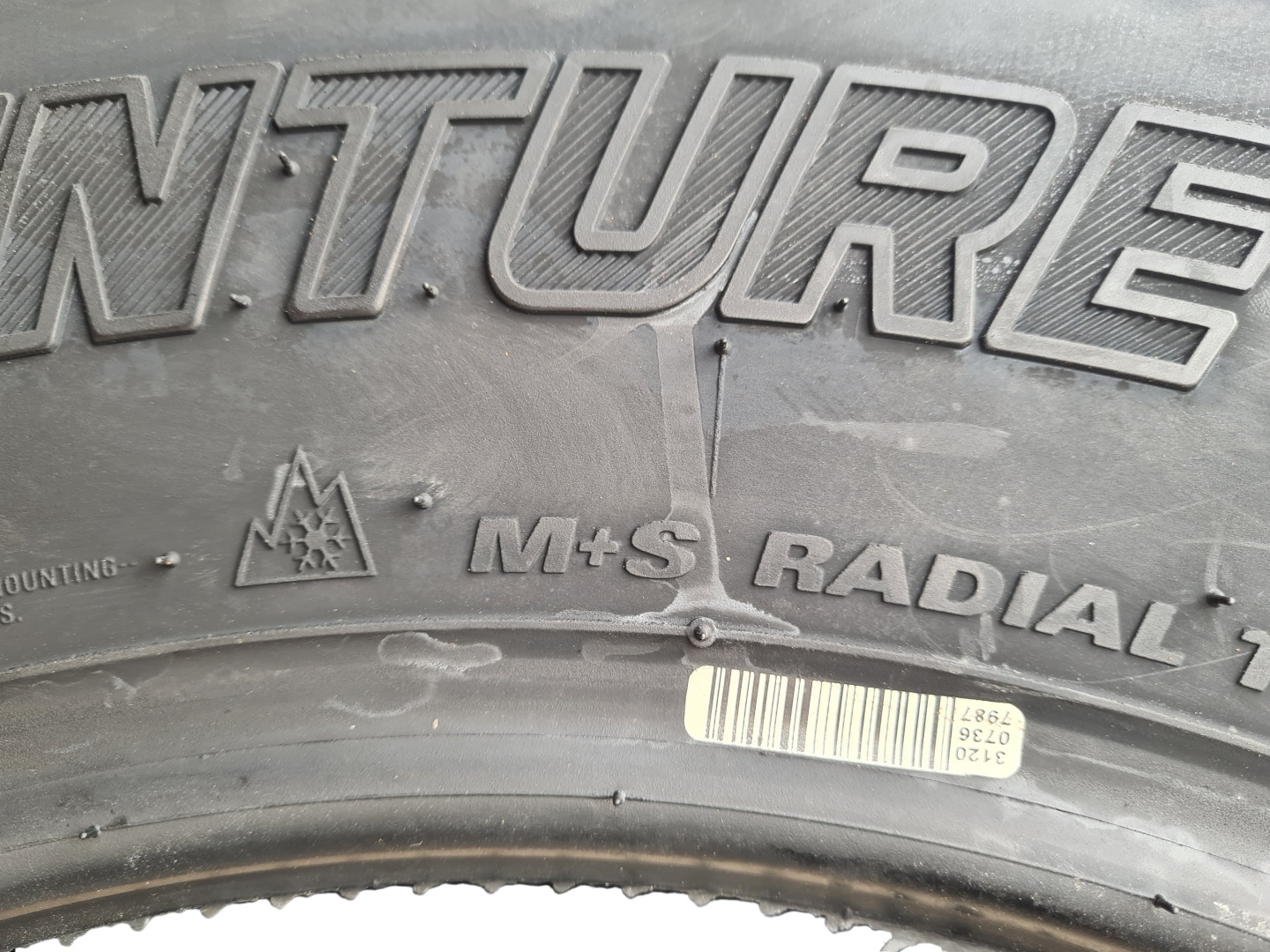 Kumho AT52 265/65 R18 114 T