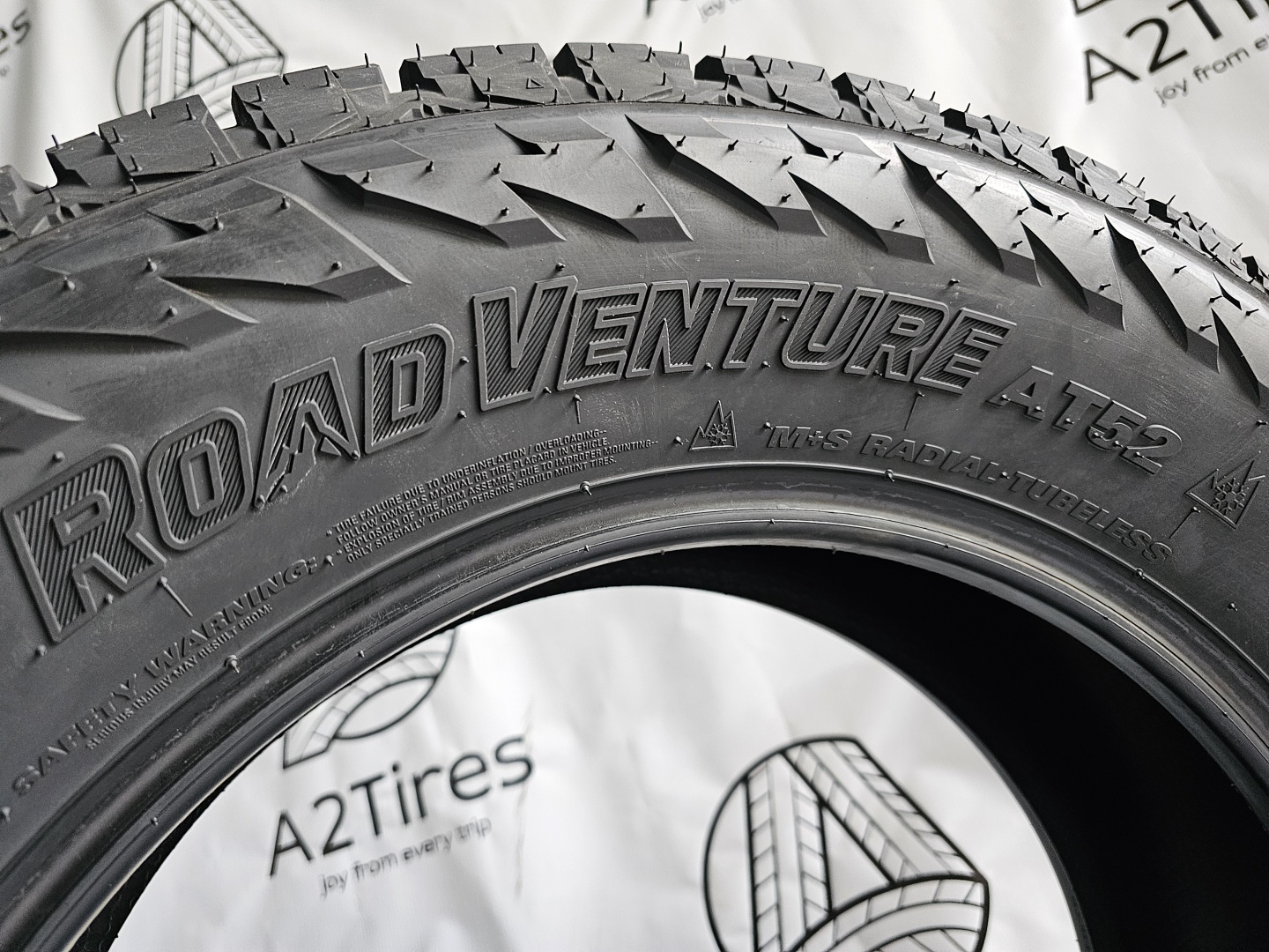 Kumho Road Venture AT52 265/60 R18 110T