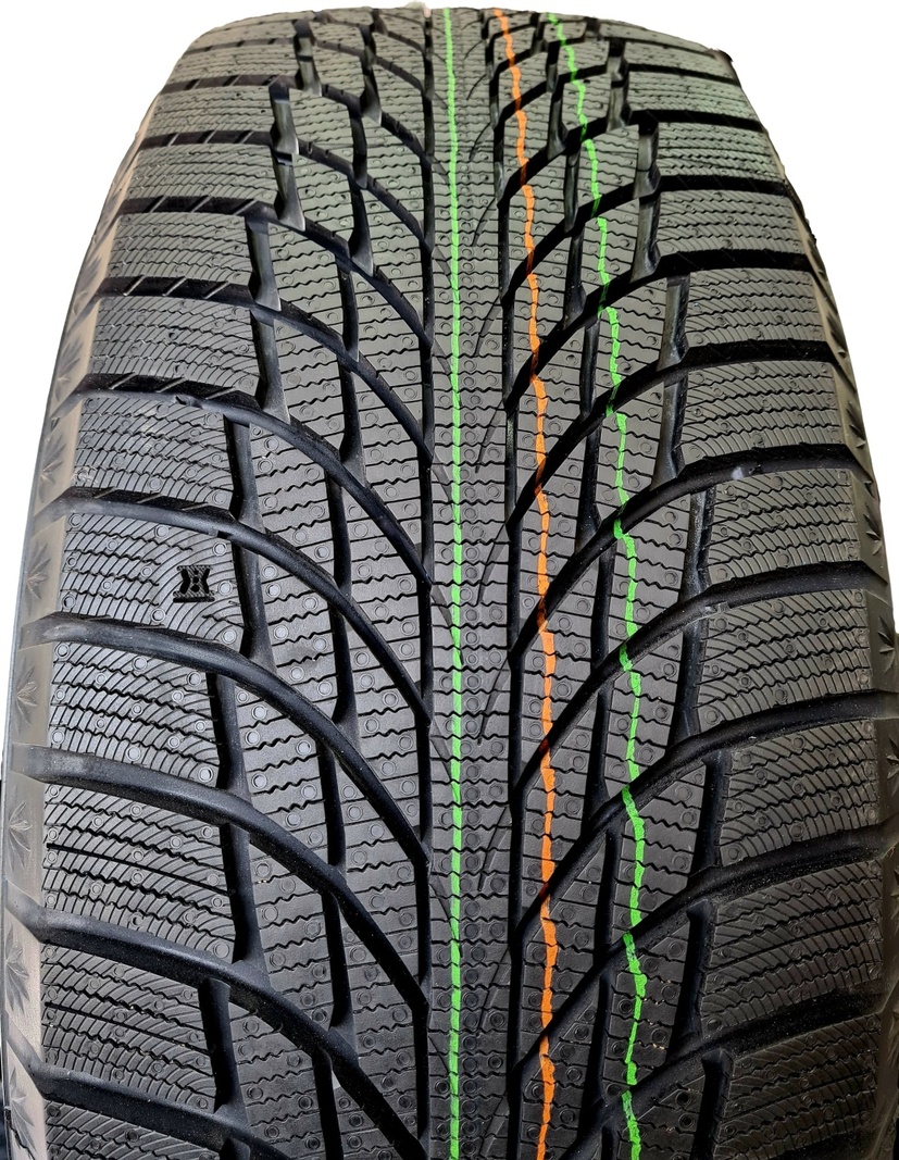 Kumho Wi51 235/45 R18 98 T  без шипов