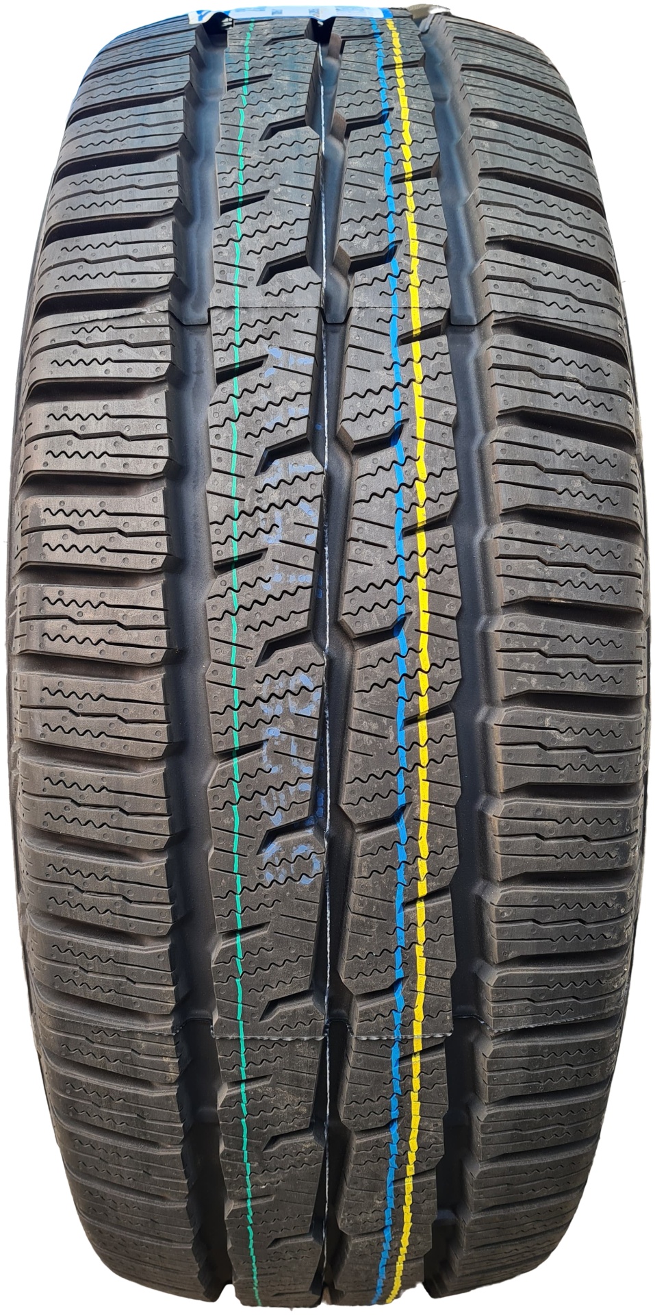 Toyo Observe VAN 2024 год Япония 235/65 R16C 121 S без шипов