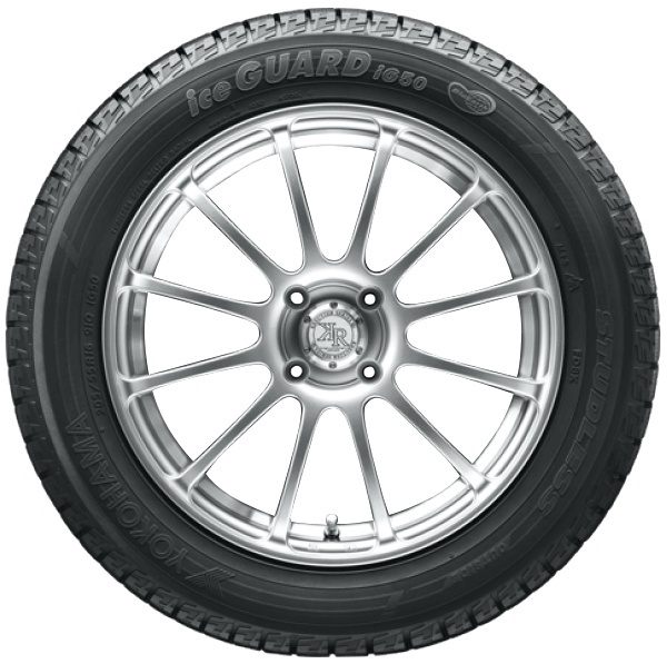 Yokohama Ice Guard IG50 Plus 215/55 R16 93Q без шипов