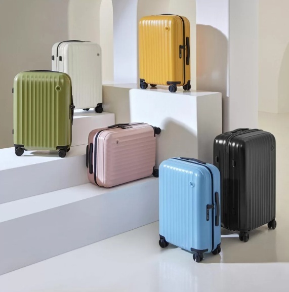 Чемодан NinetyGo Elbe Luggage 24 поликарбонат 65 желтый