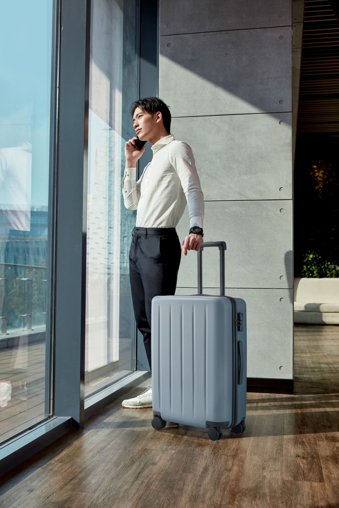 Чемодан NinetyGo Danube Luggage 28 поликарбонат 100 л серый