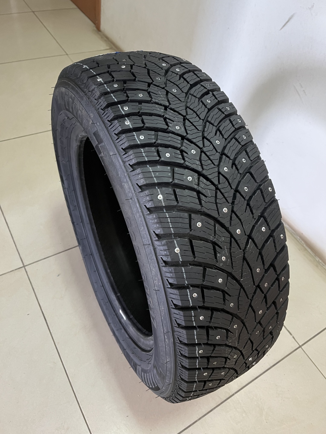 Triangle IcelynX TI501 225/60 R17 103T с шипами