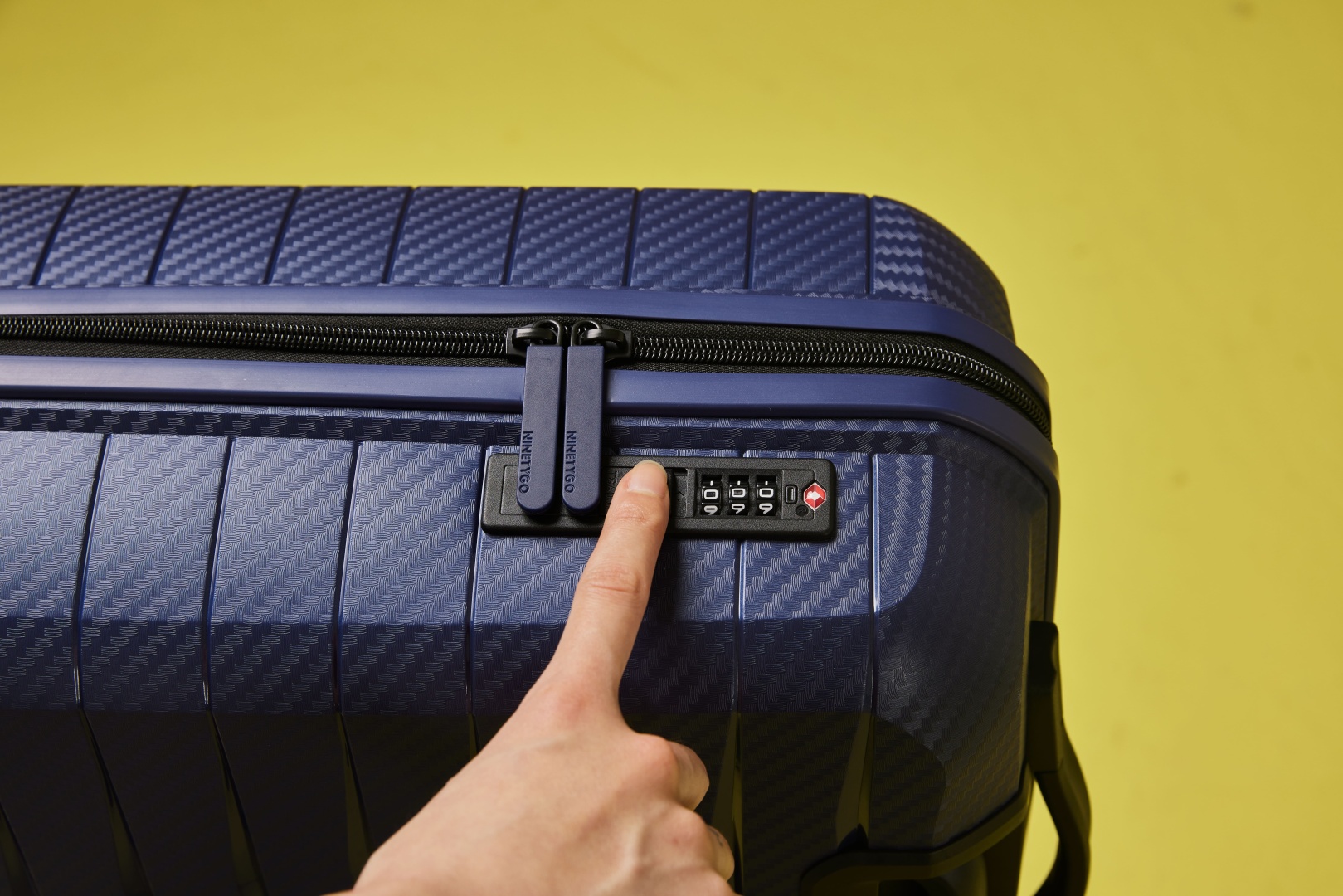 Чемодан Xiaomi NinetyGo Lightweight Luggage Size 20 35 L Navy Blue Синий